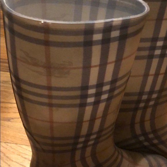 Burberry New Plaid Check Rainboots size 39/8 - Picture 6 of 7